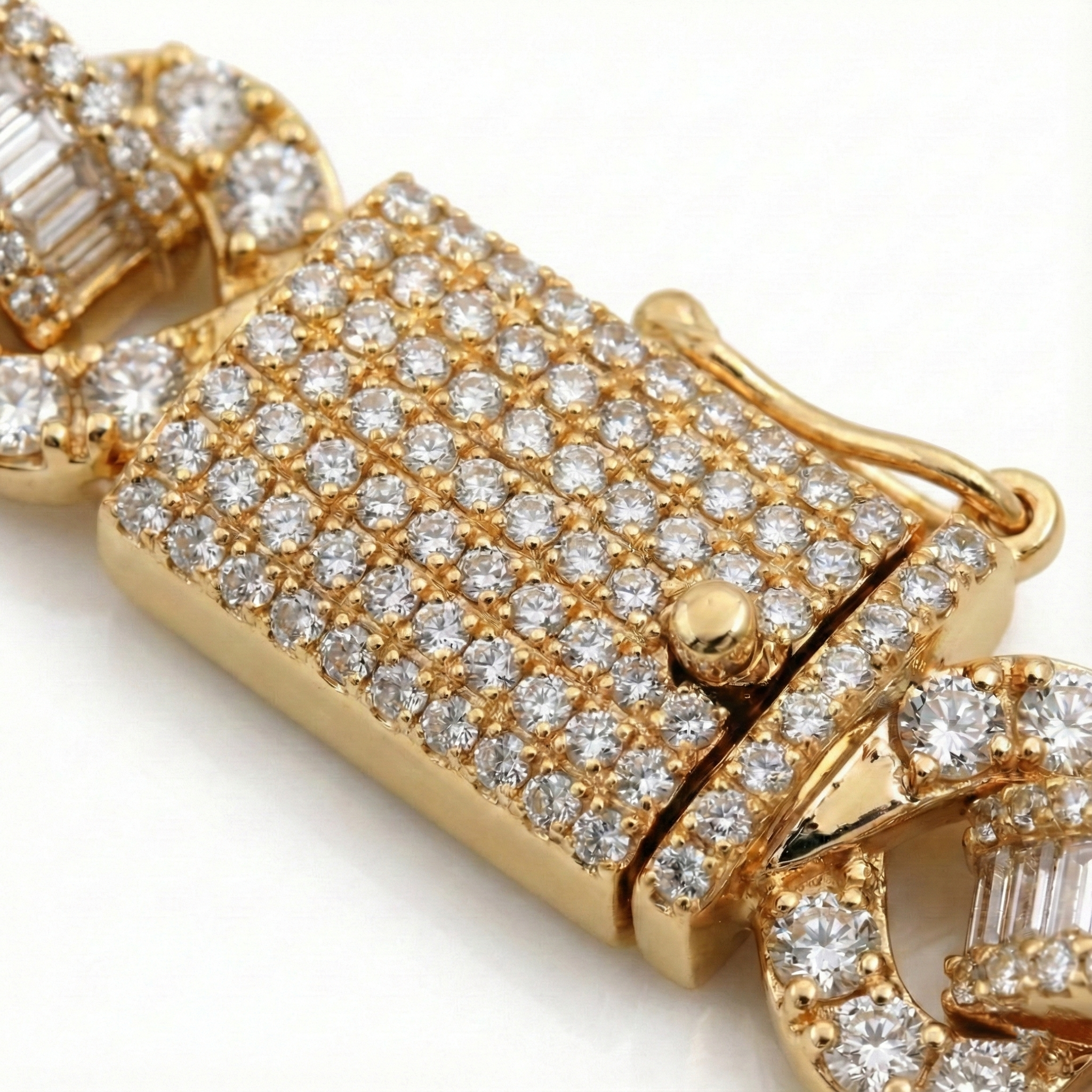 INFINITE LINK BRACELET