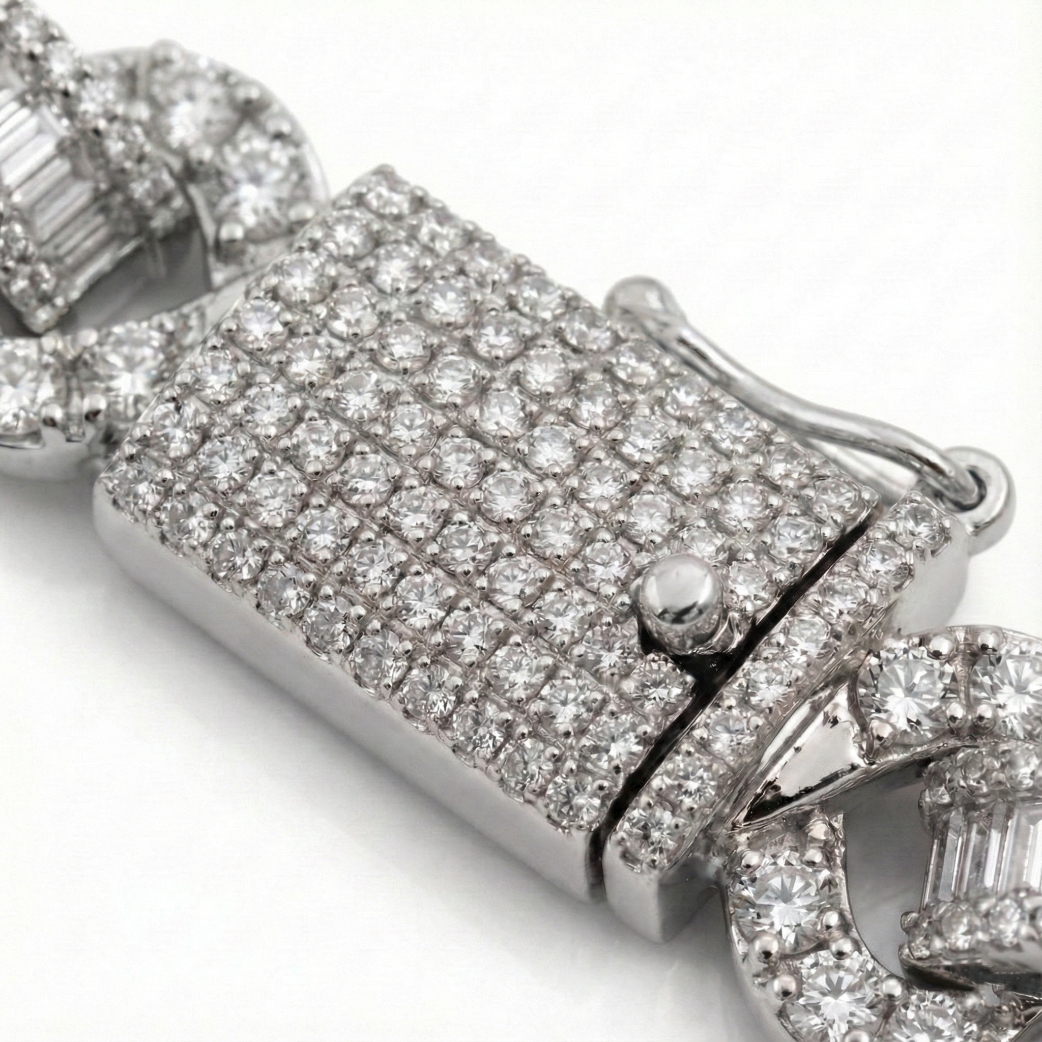 INFINITE LINK BRACELET