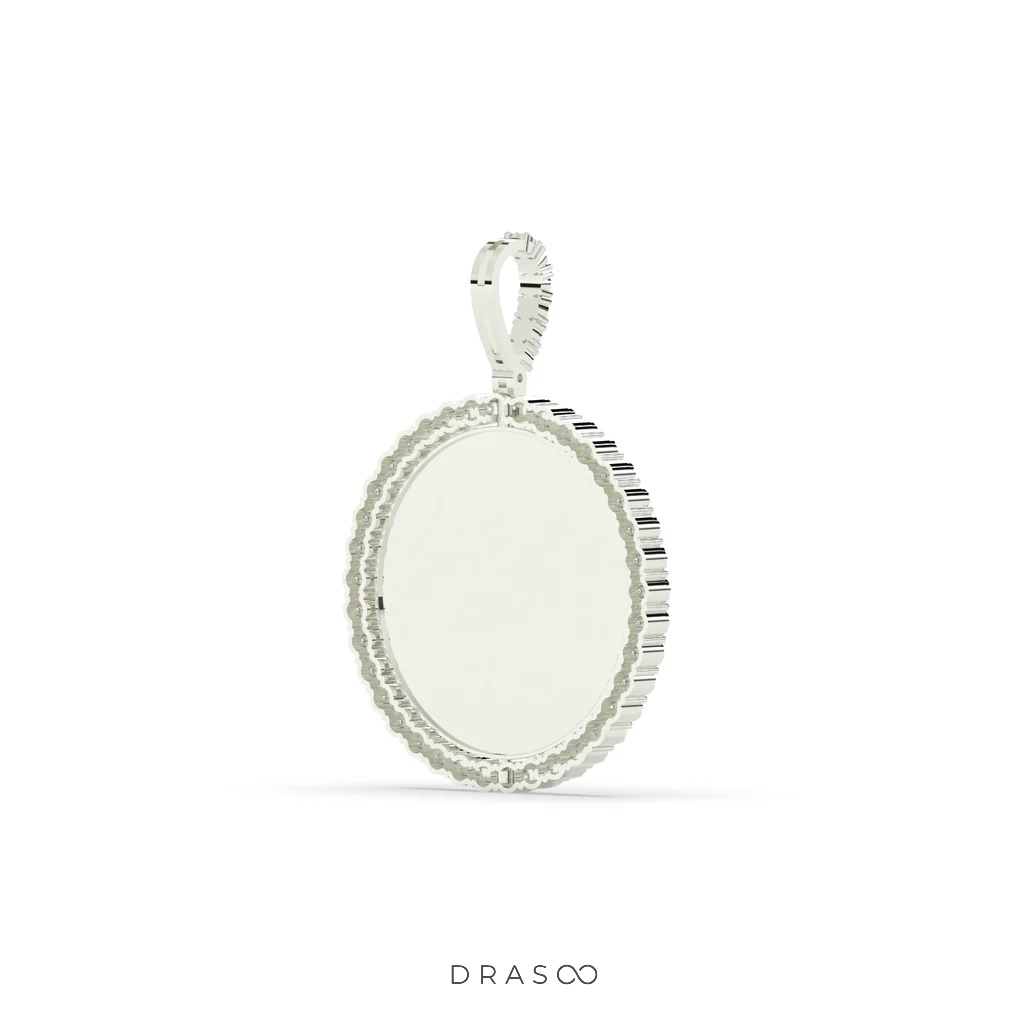 ROUND GOLD PENDANT WITH DIAMONDS
