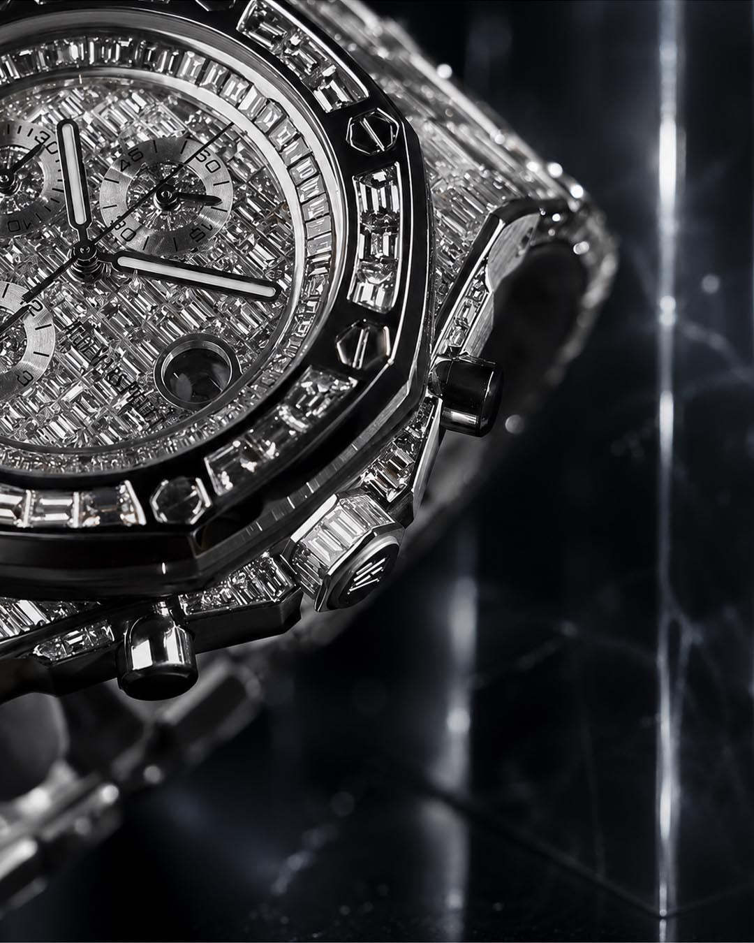 Audemars Piguet – Royal Oak Offshore 42 mm – Full Custom 18k White Gold set with VVS/VS Baguette Diamonds