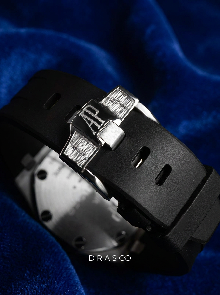Audemars Piguet – Royal Oak Offshore 42 mm – Full Custom 18k White Gold set with VVS/VS Baguette Diamonds – Black Rubber Strap
