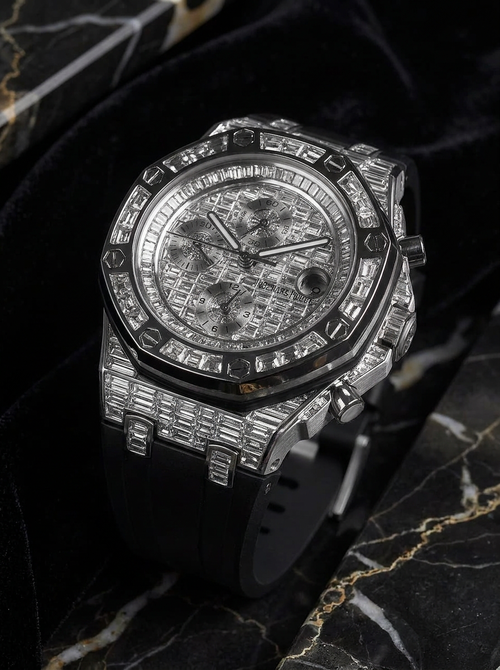 Audemars Piguet – Royal Oak Offshore 42 mm – Full Custom 18k White Gold set with VVS/VS Baguette Diamonds – Black Rubber Strap