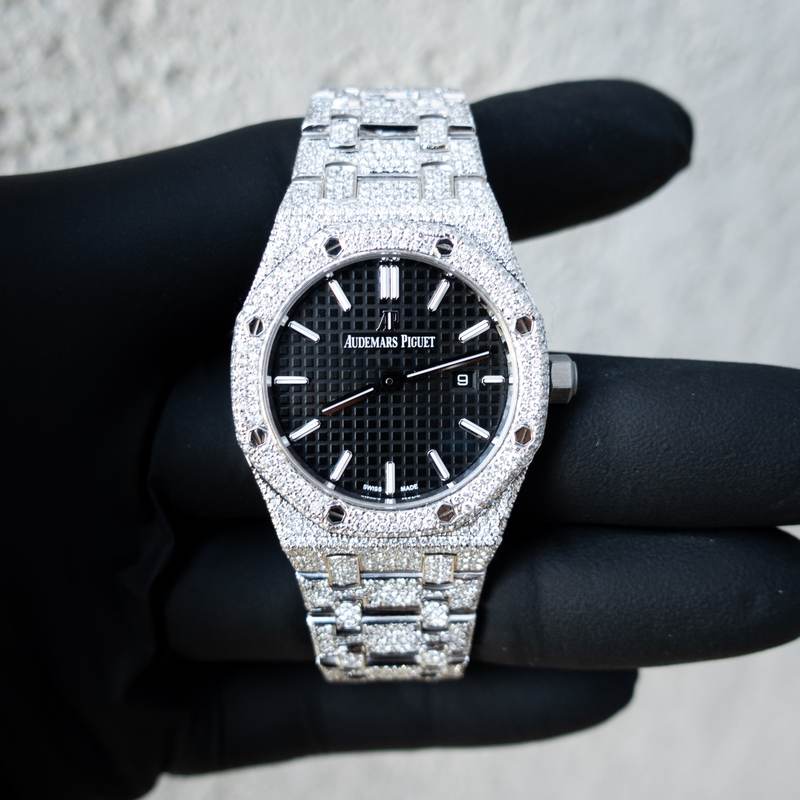 AUDEMARS PIGUET – LADIES ROYAL OAK QUARTZ 33 – STEEL – CUSTOM PAVÉ DIAMOND SET (BLACK GRANDE TAPISSERIE