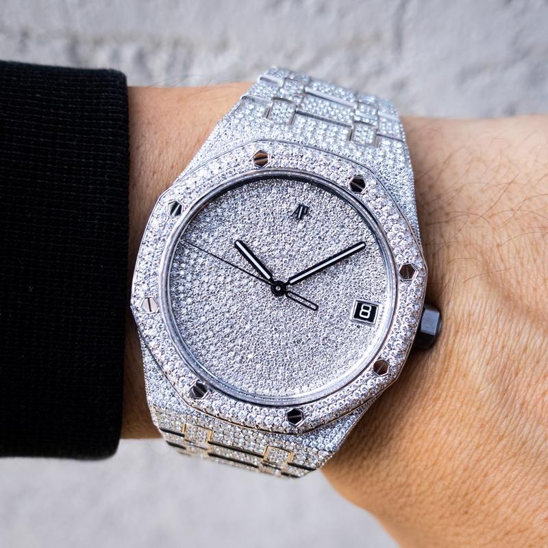 AUDEMARS PIGUET – ROYAL OAK SELFWINDING 41 – STEEL – CUSTOM PAVÉ DIAMOND SET – COVERT DIAL