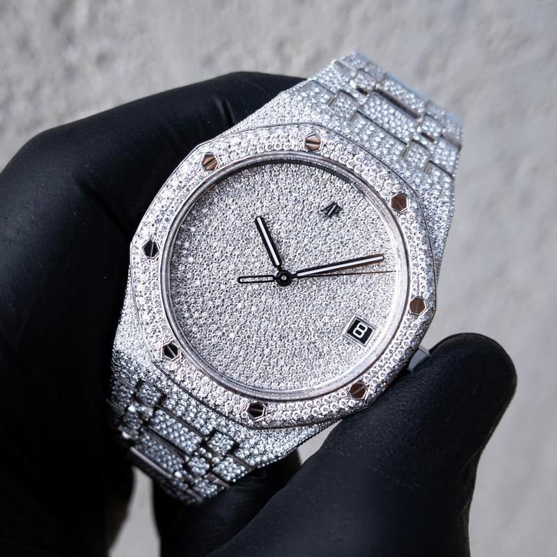 AUDEMARS PIGUET – ROYAL OAK SELFWINDING 41 – STEEL – CUSTOM PAVÉ DIAMOND SET – COVERT DIAL