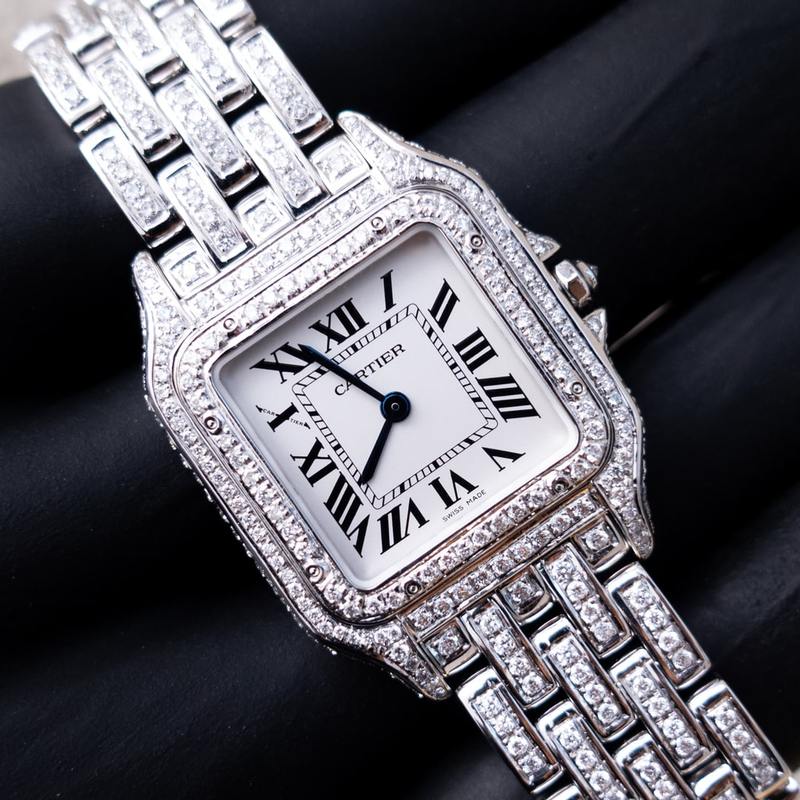 CARTIER – LADIES PANTHÈRE DE CARTIER – MEDIUM MODEL – QUARTZ – CUSTOM DIAMOND-SET