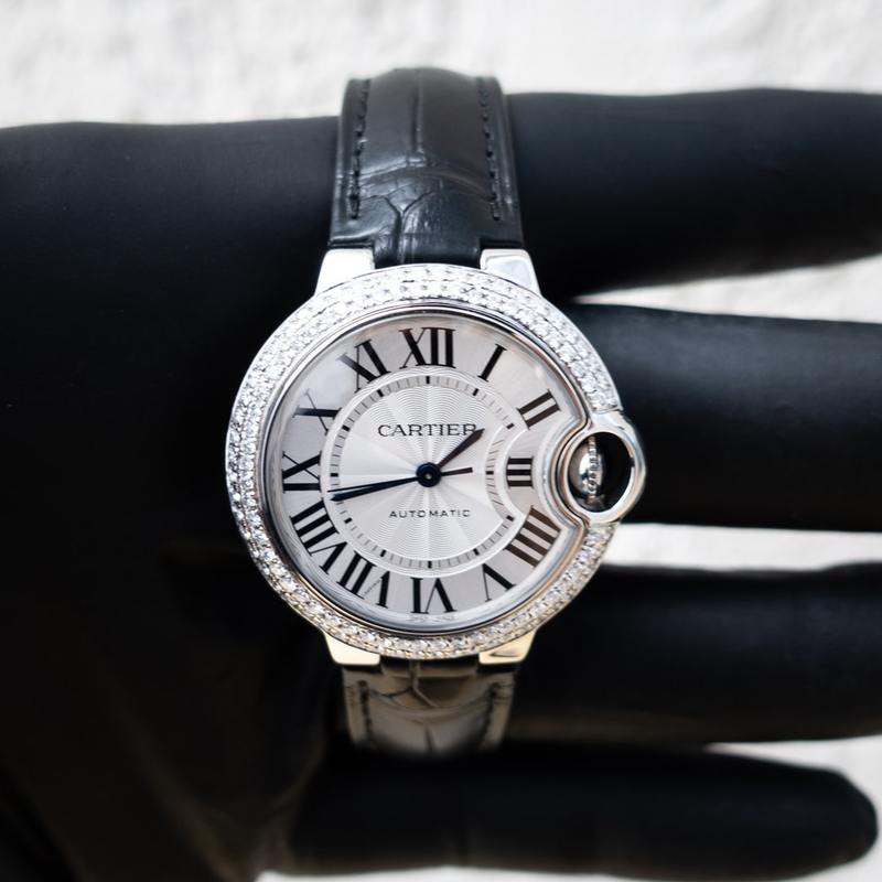 CARTIER – LADIES BALLON BLEU DE CARTIER – SILVERED GUILLOCHÉ DIAL – CUSTOM DIAMOND-SET