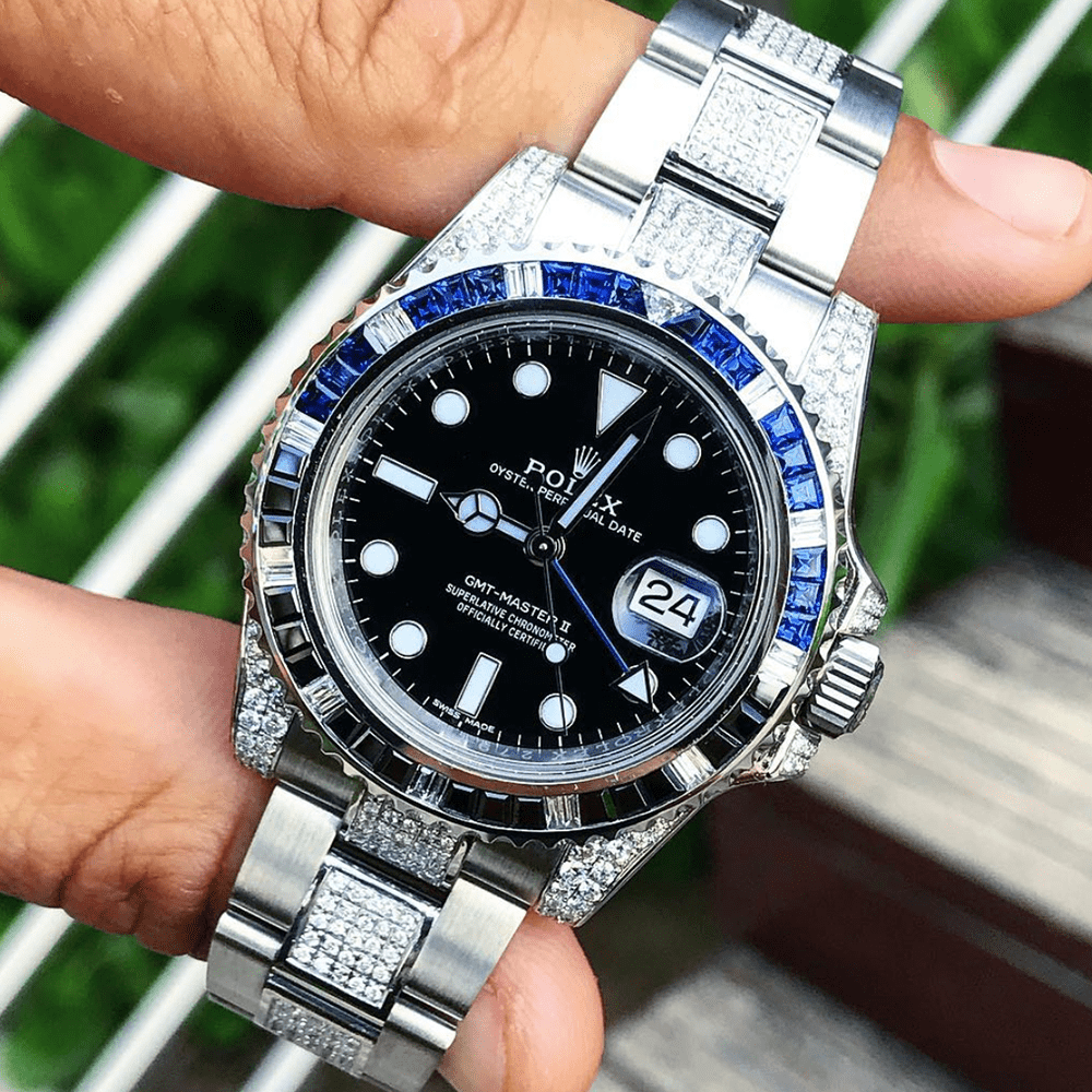 ROLEX GMT-MASTER II – OYSTERSTEEL “BATMAN”- OYSTER – CUSTOM DIAMOND SET (CENTRE LINKS)