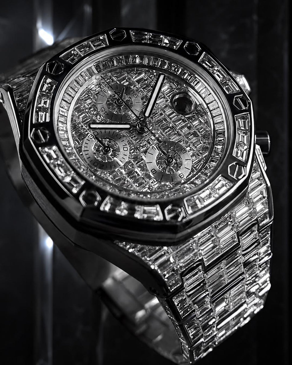 Audemars Piguet – Royal Oak Offshore 42 mm – Full Custom 18k White Gold set with VVS/VS Baguette Diamonds