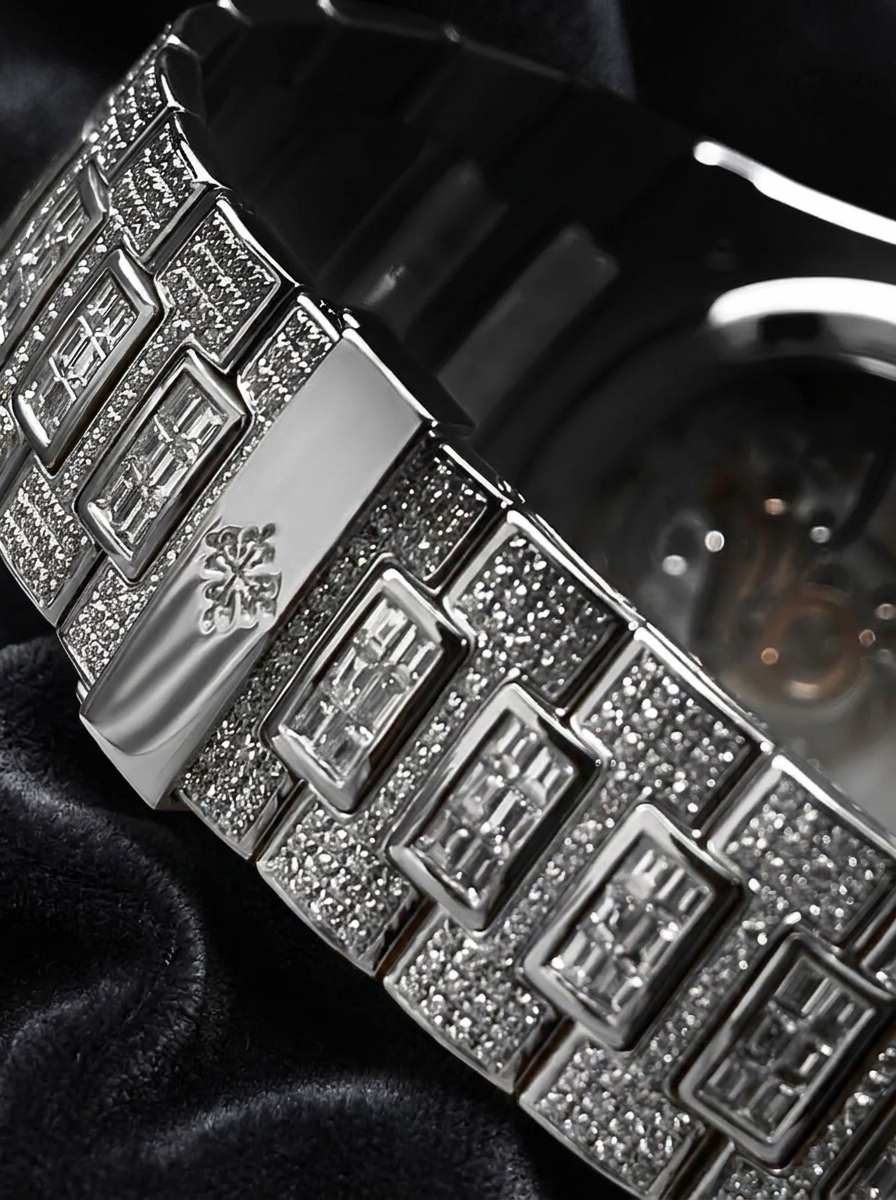 Patek Philippe Nautilus 40 mm – Full Custom – 18k White Gold with VS/SI Baguette Diamonds