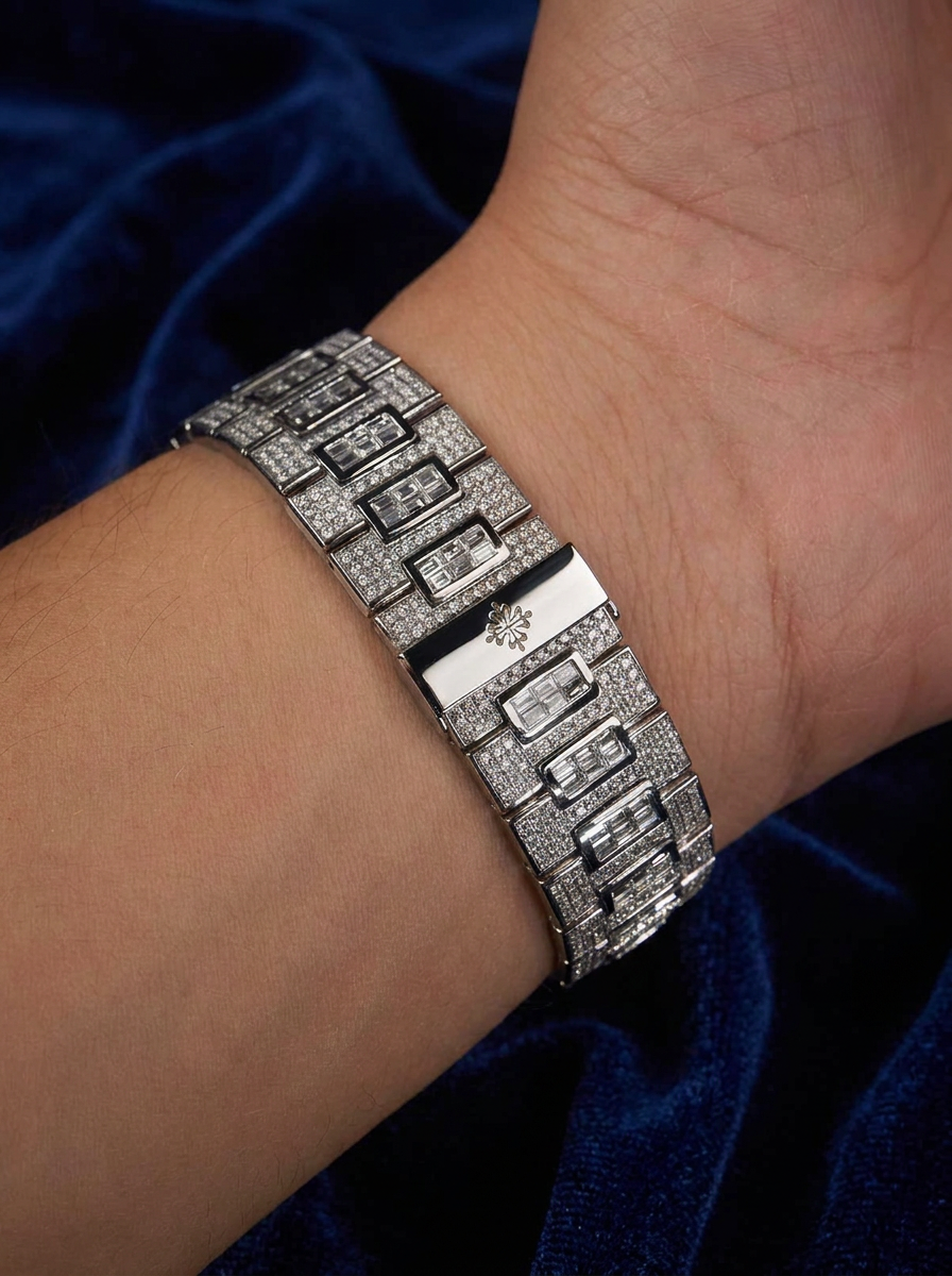 Patek Philippe Nautilus 40 mm – Full Custom – 18k White Gold with VS/SI Baguette Diamonds