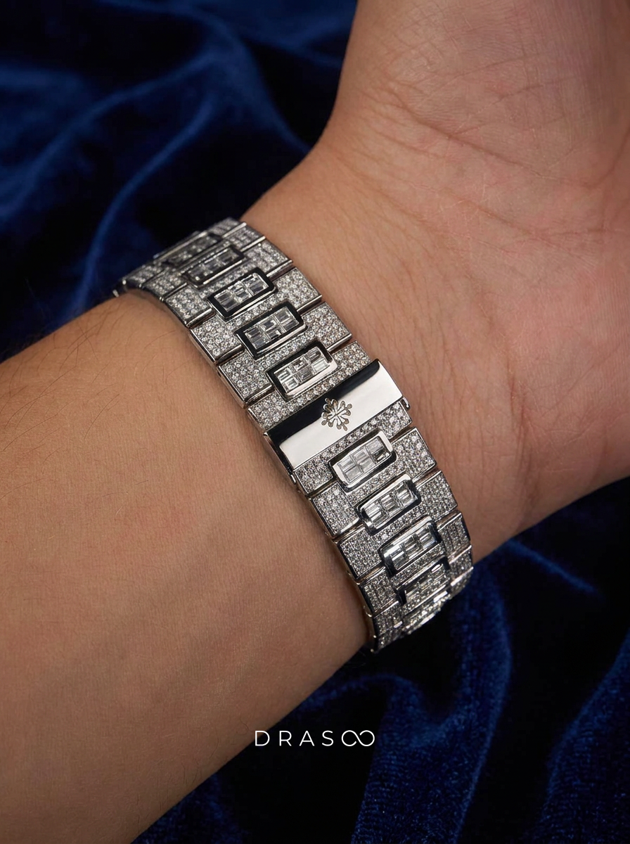 Patek Philippe Nautilus 40 mm – Full Custom – 18k White Gold with VS/SI Baguette Diamonds