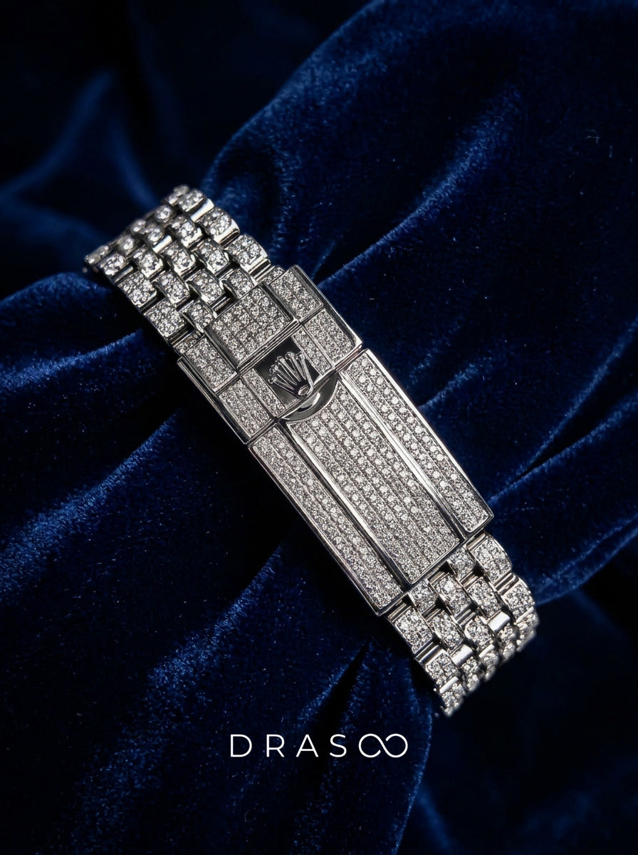Rolex GMT-Master II 40 mm – Oystersteel – "Batgirl" Custom Diamond-Set with Blue/Black Gemstone Bezel