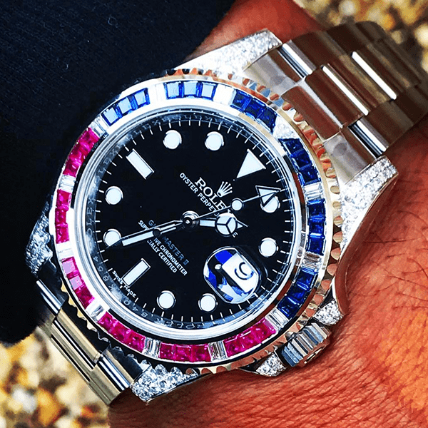 ROLEX GMT-MASTER II – OYSTERSTEEL “PEPSI”- OYSTER – CUSTOM DIAMOND SET (SHOULDERS)