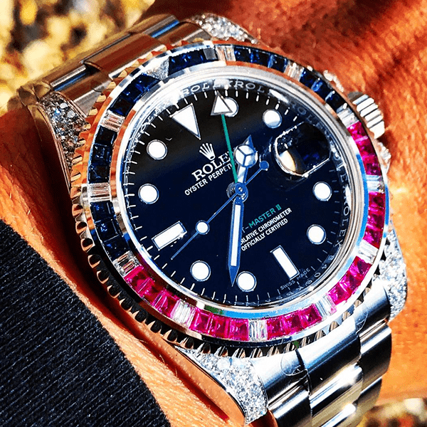 ROLEX GMT-MASTER II – OYSTERSTEEL “PEPSI”- OYSTER – CUSTOM DIAMOND SET (SHOULDERS)