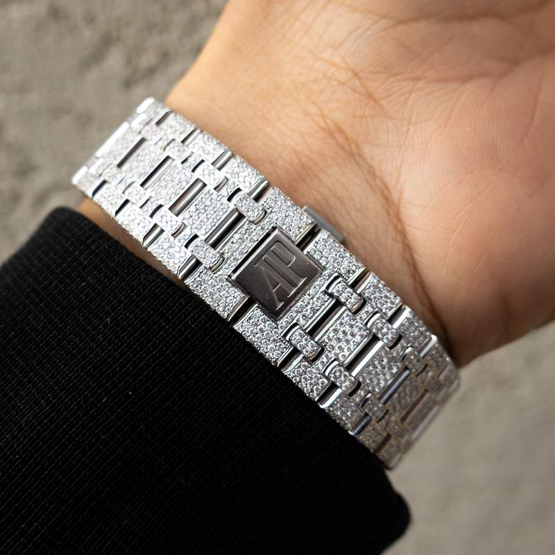 AUDEMARS PIGUET – ROYAL OAK 41 – STEEL – CUSTOM PAVÉ DIAMOND SET – SKELETON