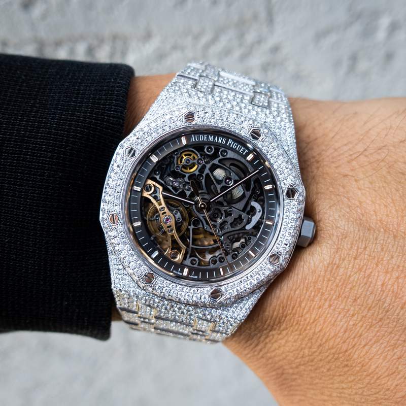 AUDEMARS PIGUET – ROYAL OAK 41 – STEEL – CUSTOM PAVÉ DIAMOND SET – SKELETON