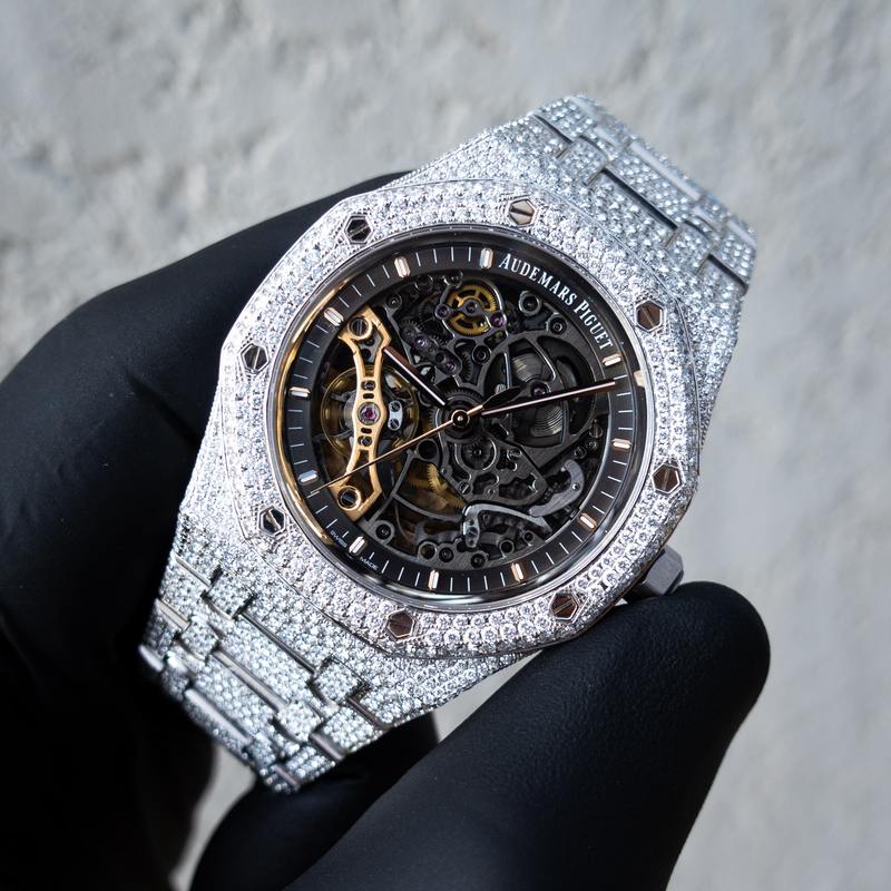 AUDEMARS PIGUET – ROYAL OAK 41 – STEEL – CUSTOM PAVÉ DIAMOND SET – SKELETON