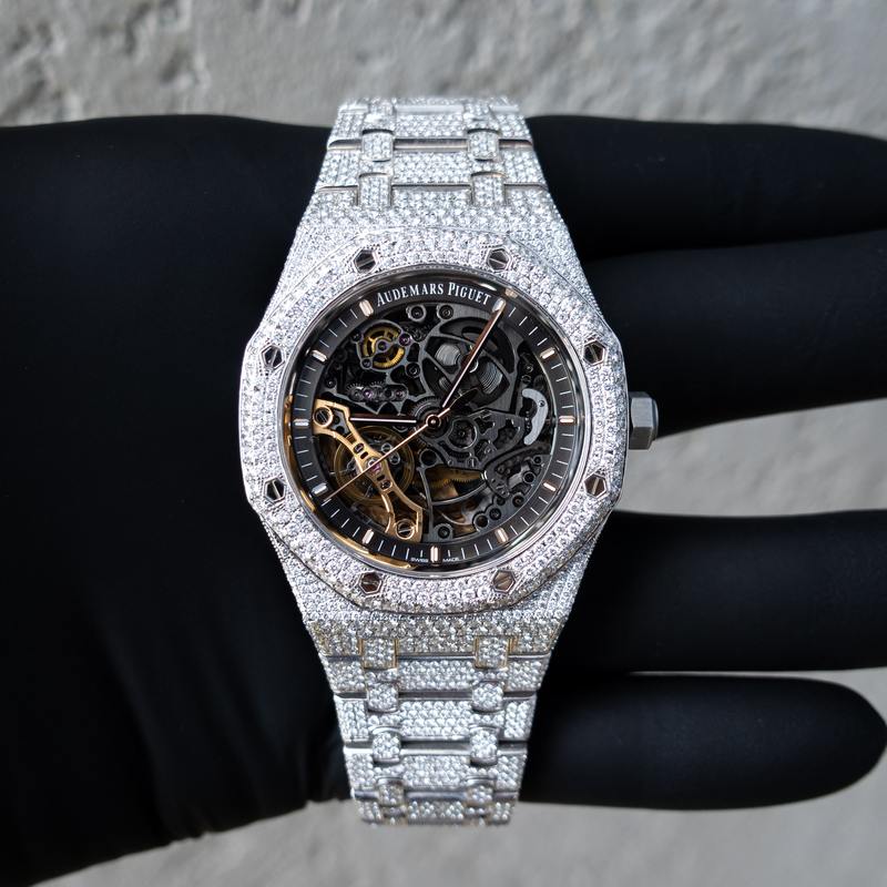 AUDEMARS PIGUET – ROYAL OAK 41 – STEEL – CUSTOM PAVÉ DIAMOND SET – SKELETON